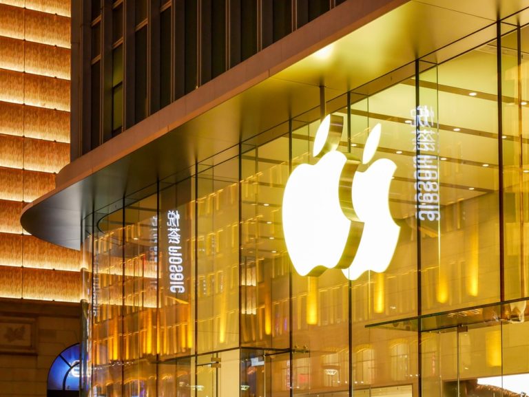 Apple Is Reportedly Working on Touchless and Curved iPhone Screens