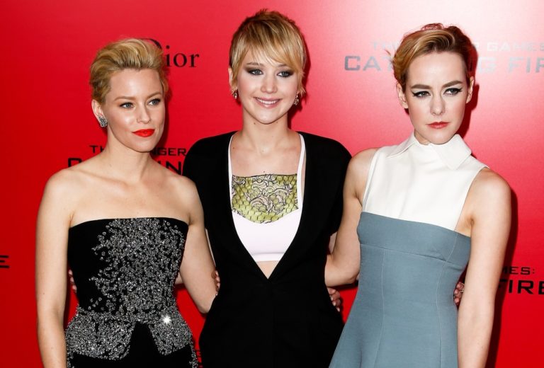 Actress Elizabeth Banks Reveals An Agent Told Her to “Get a Boob Job”