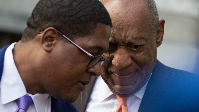 Bill Cosby’s Spokesman Calls Eddie Murphy a “Hollywood Slave”