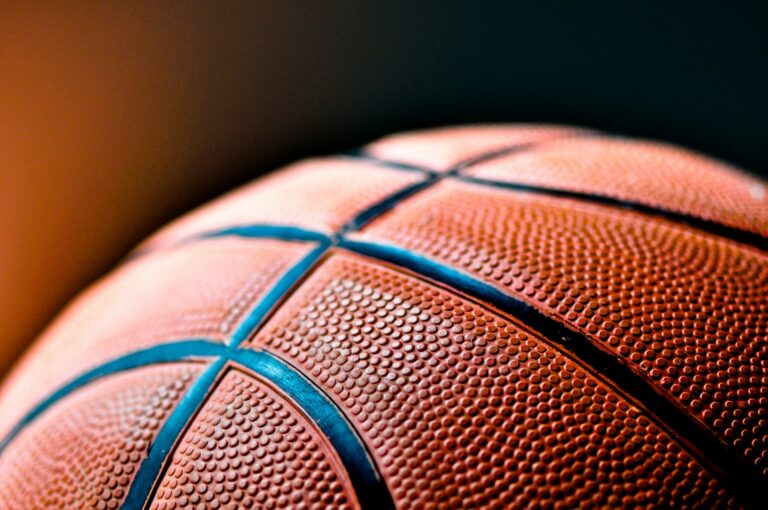 Basketball Players in Ontario: Casting Call for Gripping Commercial