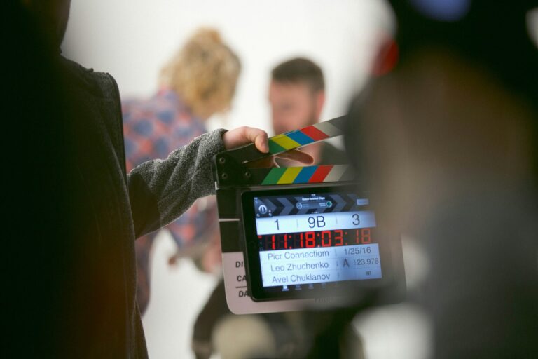 Breaking Into Hollywood: A Handy Guide for Aspiring 15-Year-Old Actors