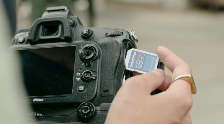 Reviving Samsung NX Cameras: A Tech Fan’s Ingenious Solution to Direct Photo Uploading