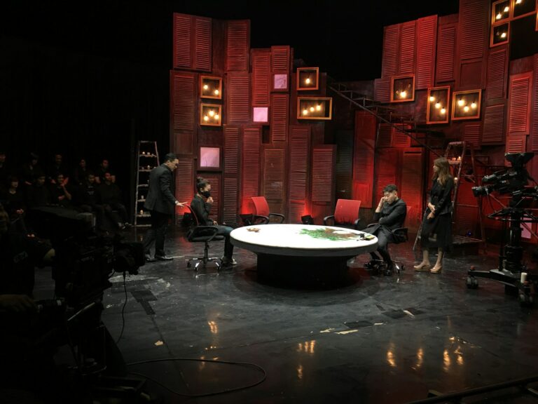 Ryan Gosling Amuses the Audience with Witty Rejoinders on The Late Show