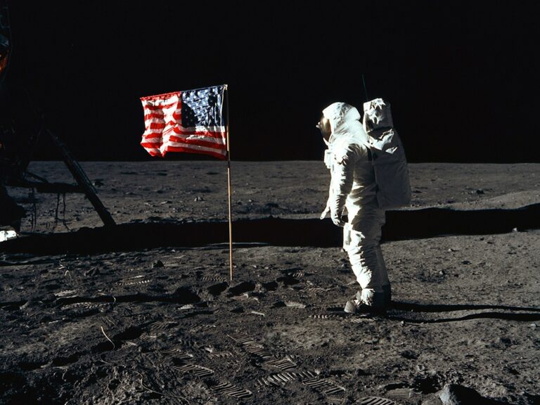 Apollo 13: A Retro Dive into the Thrills of Space Exploration