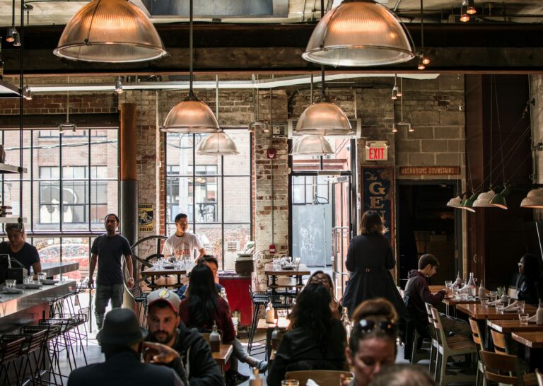 Coffee Shop Extras Wanted for Chicago Film Shoot: Earn up to $600