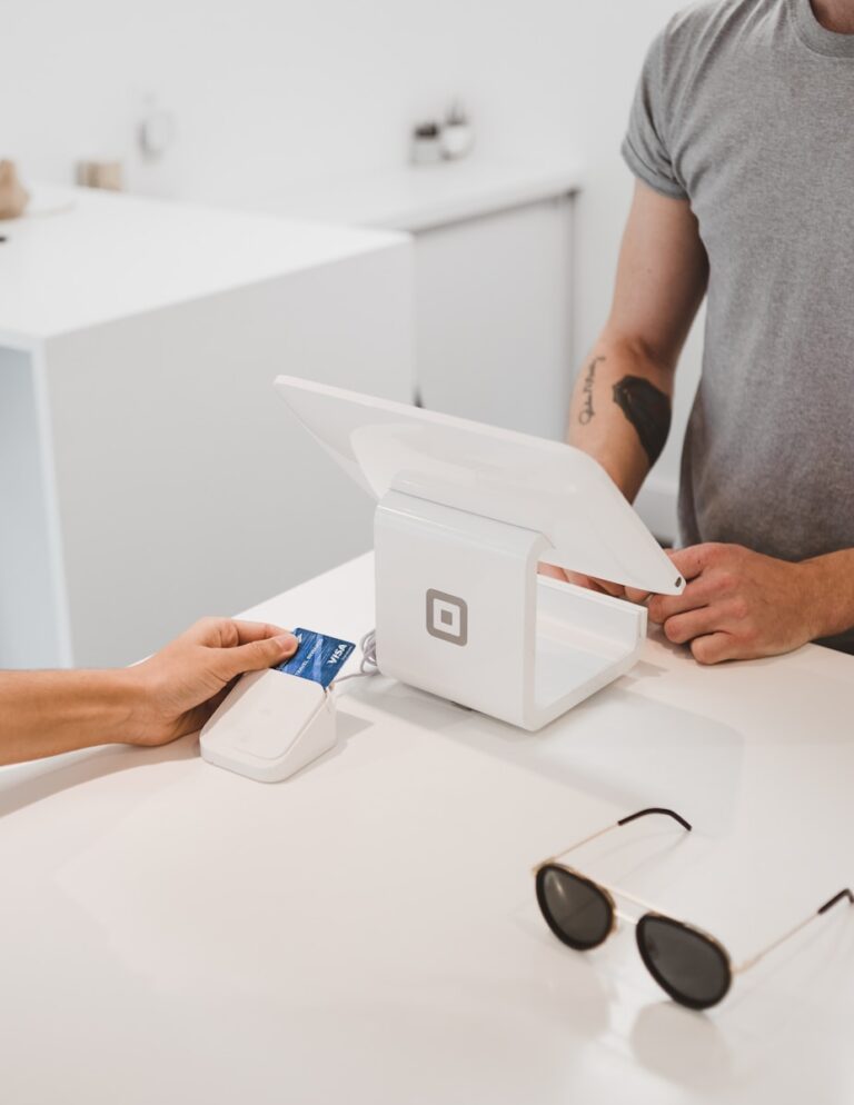 Klarna Seeks Market Expansion with Adyen for In-Store BNPL Services