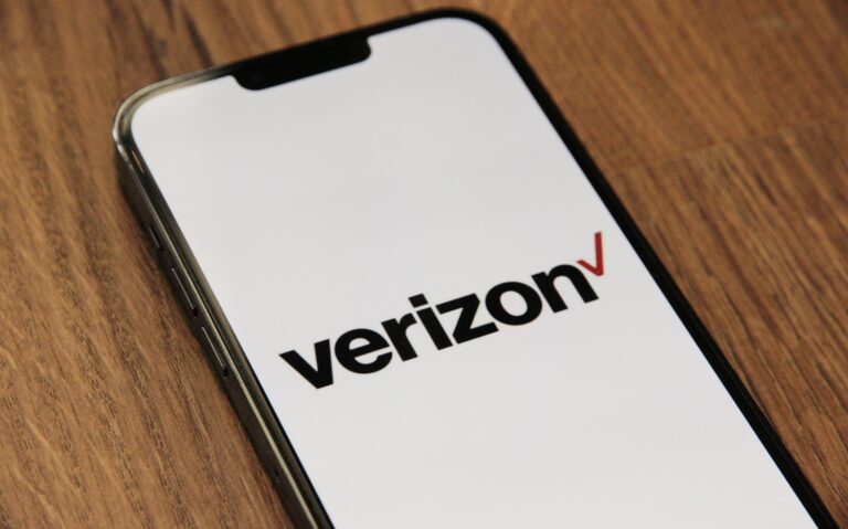Massive Verizon Outage Impacts Over 100,000 Customers Across US