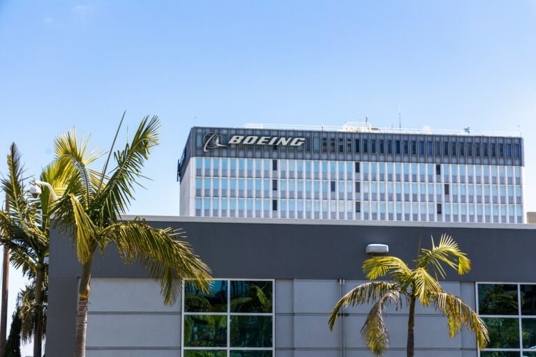 Boeing to Face Biggest Quarterly Loss in Four Years Amid Ongoing Workers Strike