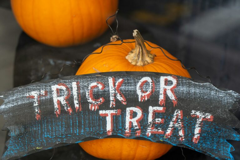Bilingual Stars Wanted for Exciting Halloween Ad