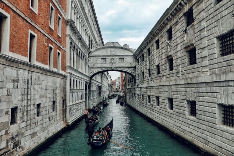 Venice Extends Tourist Entry Fee Trial to Curb Overflowing Visitor Numbers