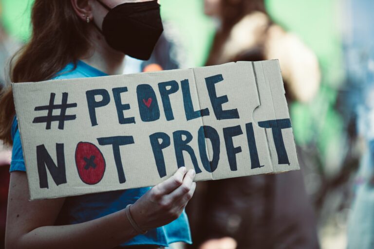 Unease in the Political Sphere: Public Concerns and Campaign Strategies