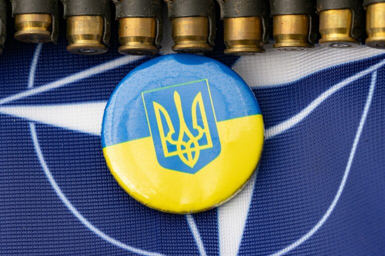 NATO Considers Interception of Russian Missiles Over Ukraine: Sikorski Reveals Potential Agenda