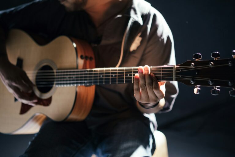 The Rise and Fall of Country Singer Zach Bryan’s Romantic Relationships