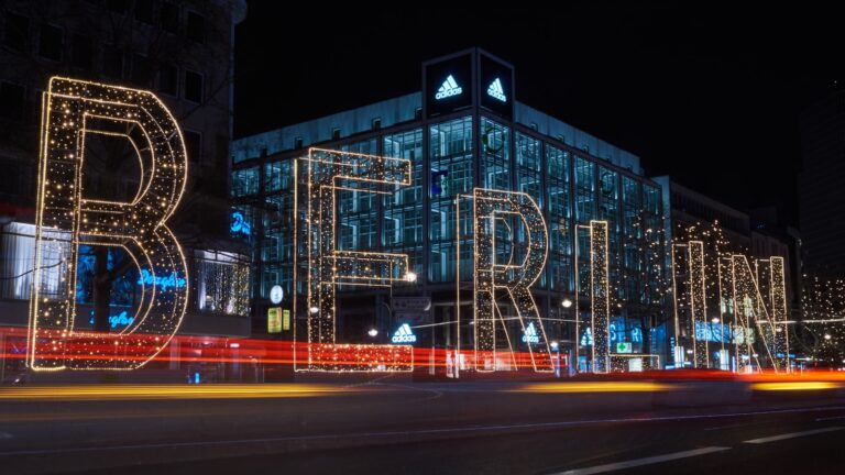 A Brief Look at the History of the Berlin Wall and its Impact on Modern Society