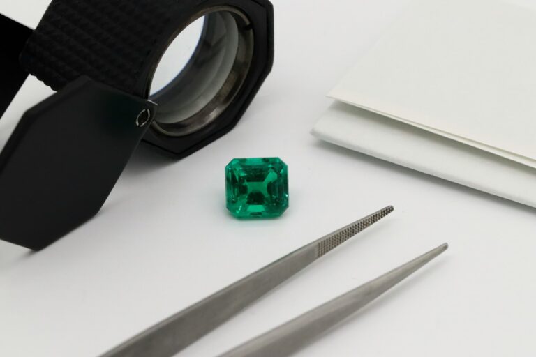 Aga Khan Emerald Fetches a Record-High $9 Million at Christie’s Geneva Auction