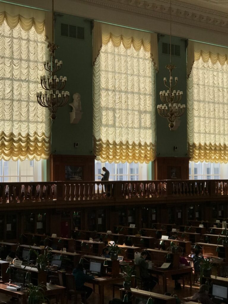 Is Ghislaine Maxwell Using Old Tricks on GOP Lawmakers?