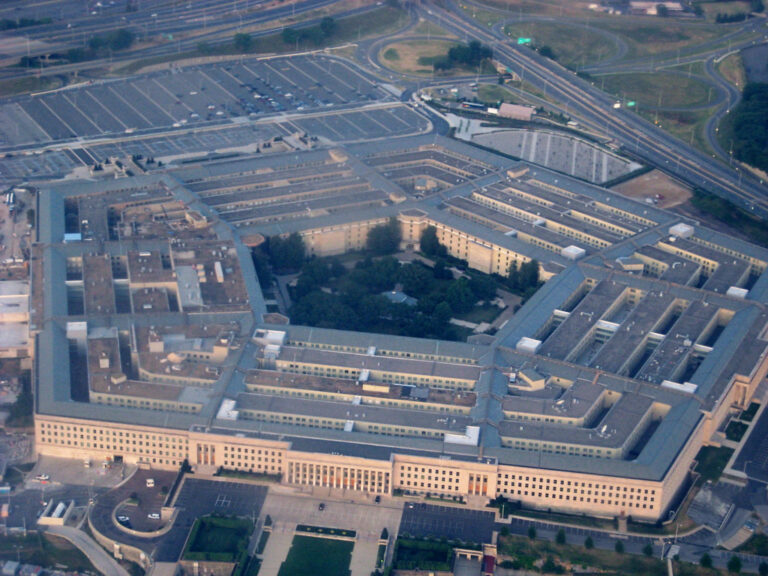Reporters Quit Over Pentagon Access Badges Plan Reporters Quit Over Pentagon Access Badges Plan
