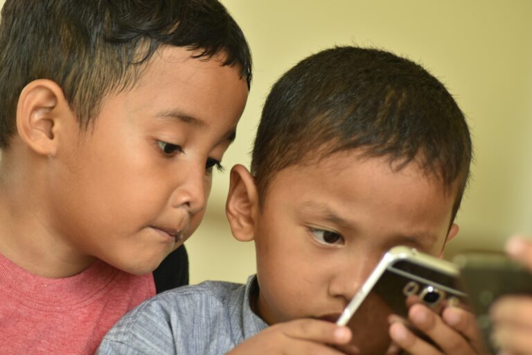 Is Smartphone Use Making Kids More Anxious?