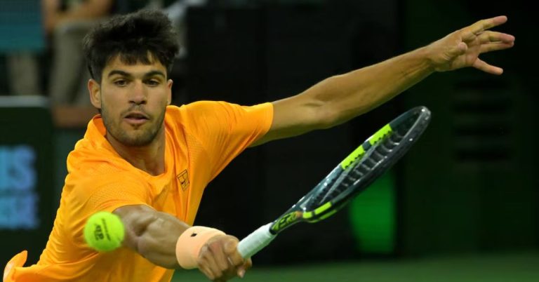 Alcaraz Books Thrilling Medvedev Clash at Indian Wells Semi-Finals