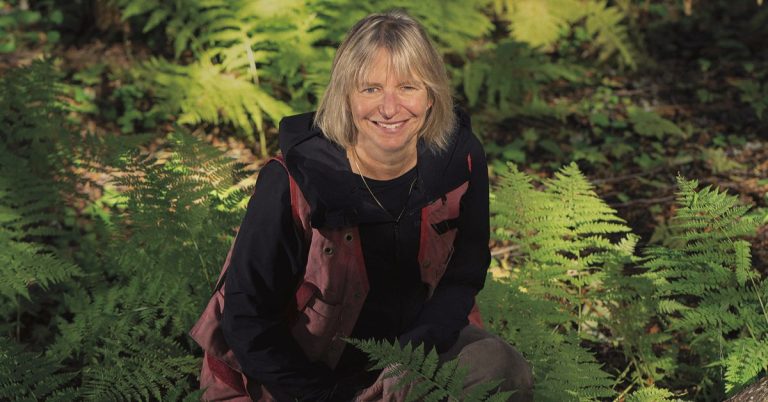 Suzanne Simard Defends “Wood Wide Web” Theory Amid Growing Scientific Backlash