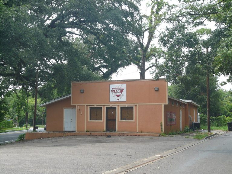 Dinosaur Bar-B-Que Shuts Half Its Locations Amid Financial Strain