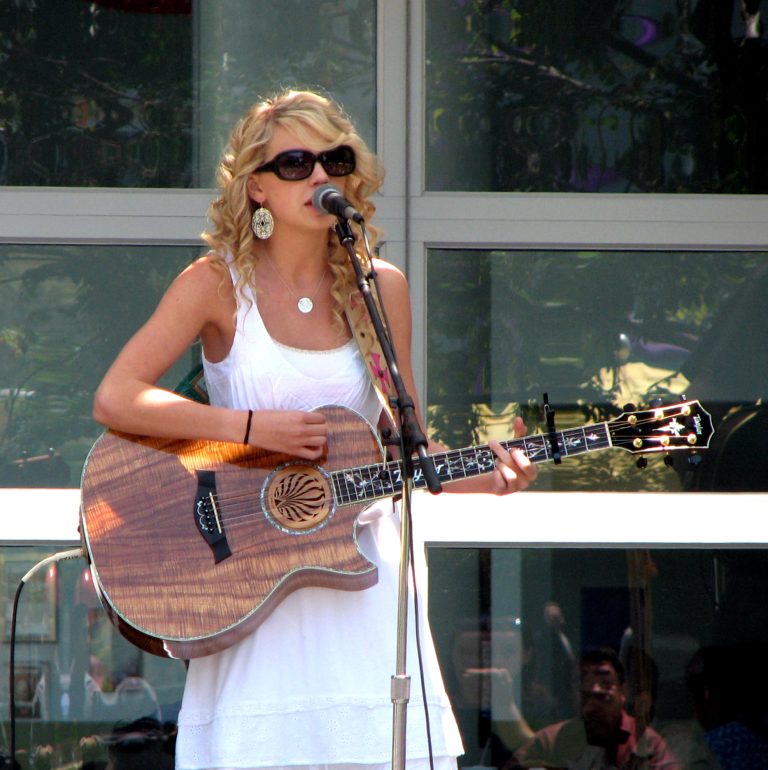 Taylor Swift and Travis Kelce Kentucky Derby Horse Racing Odds Rumors