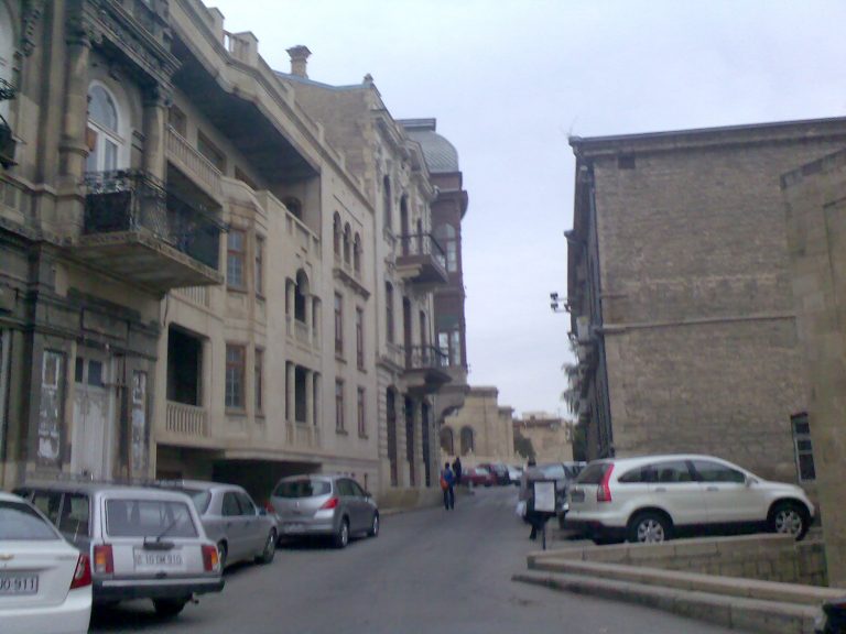 Baku–Khankendi Cycling Race Reaches Critical Stage as International Competition Intensifies