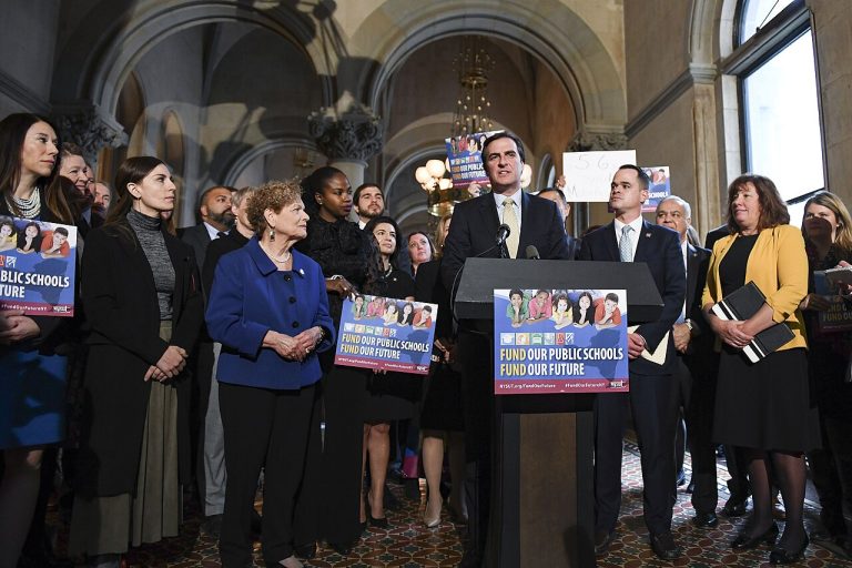Durbin Warns of Constitutional Threat Amid Illinois Freedom Caucus Boycott