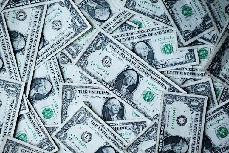 Analysts Highlight Economic Priorities Over Political Uncertainty
